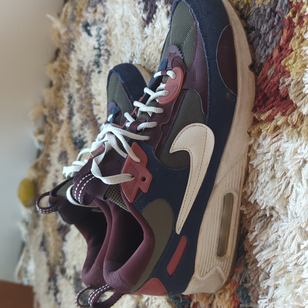 Nike Women Air Max 90 Futura Medium Olive/Phantom Olive Size 8.5